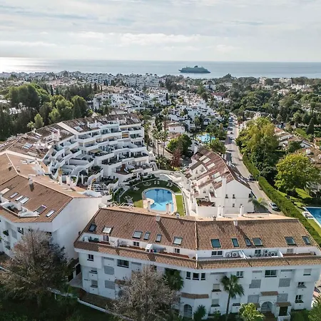 El Dorado Nueva Andalucia Pool Terrace Apartment Marbella