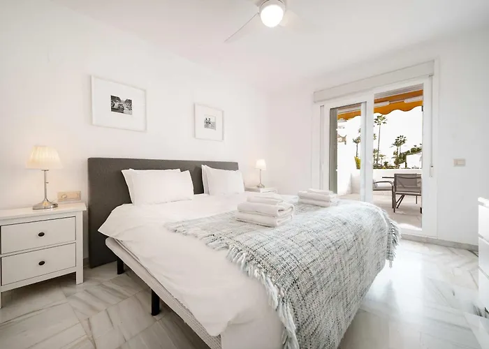 El Dorado Nueva Andalucia Pool Terrace * Marbella